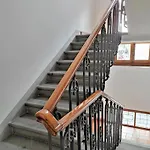 Mayer Apartment *